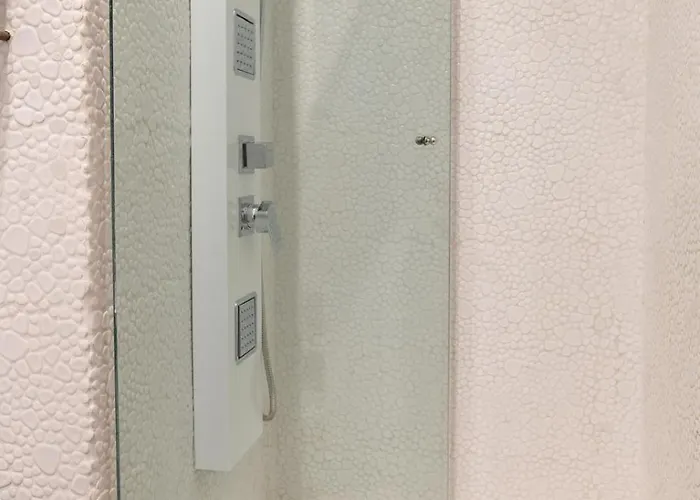 Roomito לינה וארוחת בוקר נאפולי