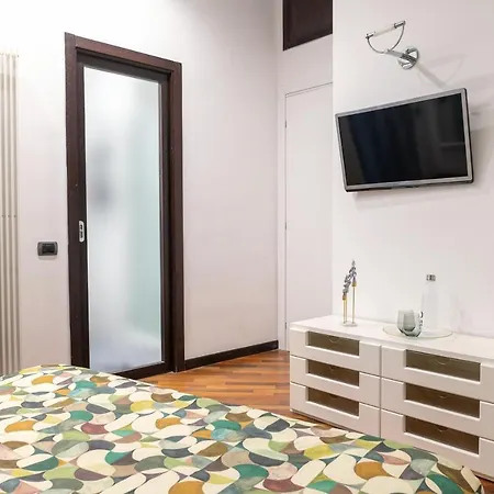 לינה וארוחת בוקר Roomito