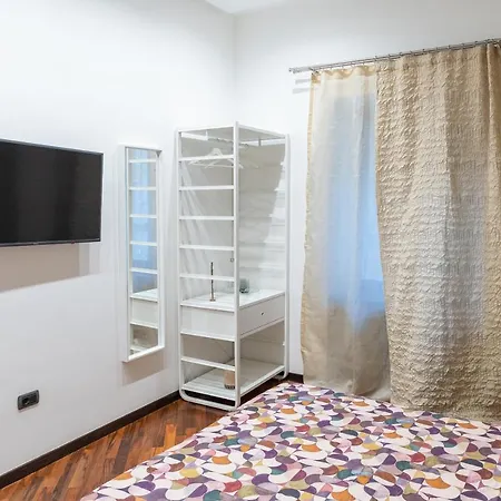 לינה וארוחת בוקר Roomito