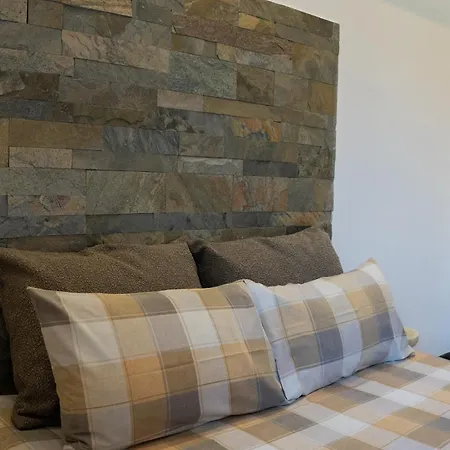 לינה וארוחת בוקר Roomito