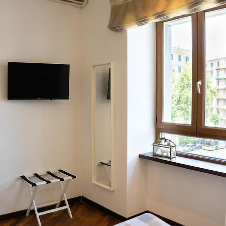 Roomito לינה וארוחת בוקר 3*