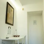 Roomito 4* Nápoly